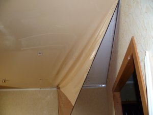 Демонтаж натяжных потолков из ПВХ